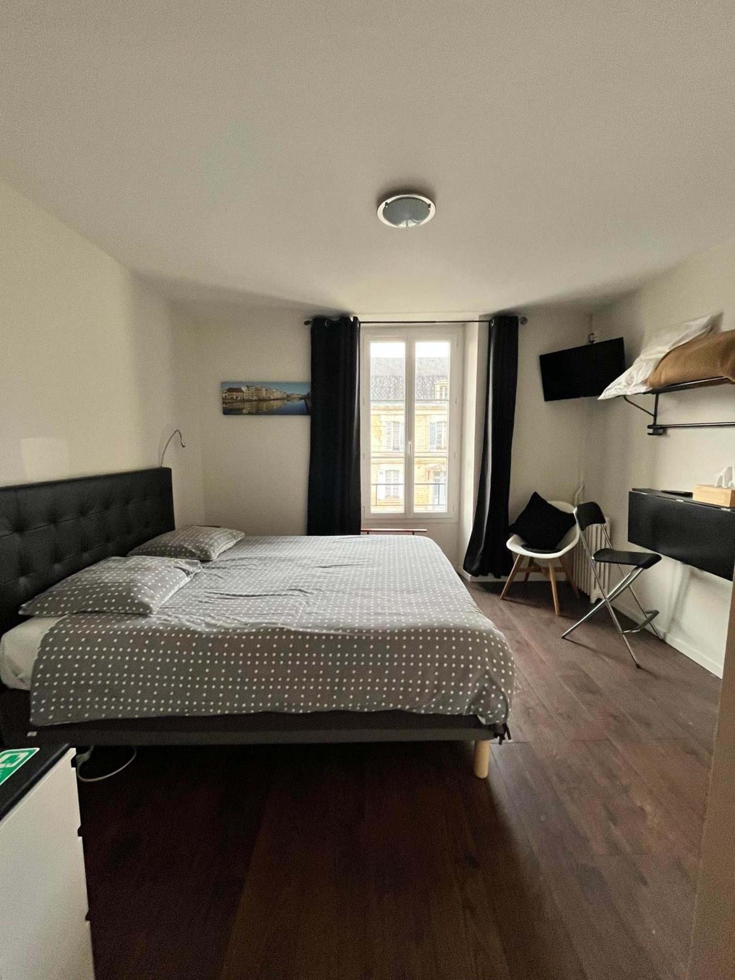 L'Art Dit Vin Saint-Aigulin Exterior foto